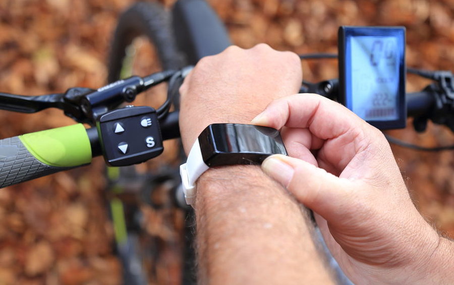 Dojmy necyklisty z jízdy s elektrokolem: Zvládnete s ním i přes 100 kilometrů za den