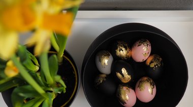 DIY: Netradiční velikonoční vajíčka se zlatem
