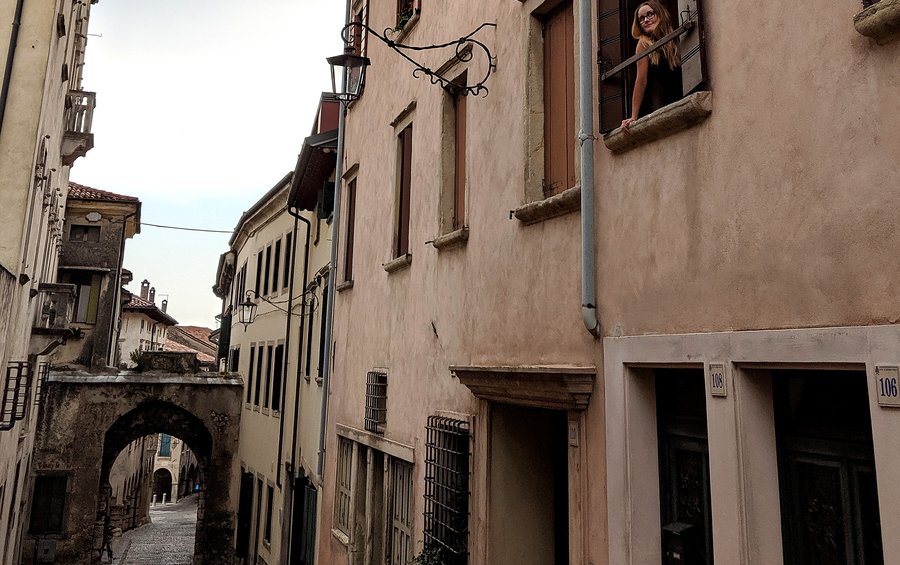 Naše nejlepší ubytování na cestách? Rozhodně dům v italské historické čtvrti z roku 1400!