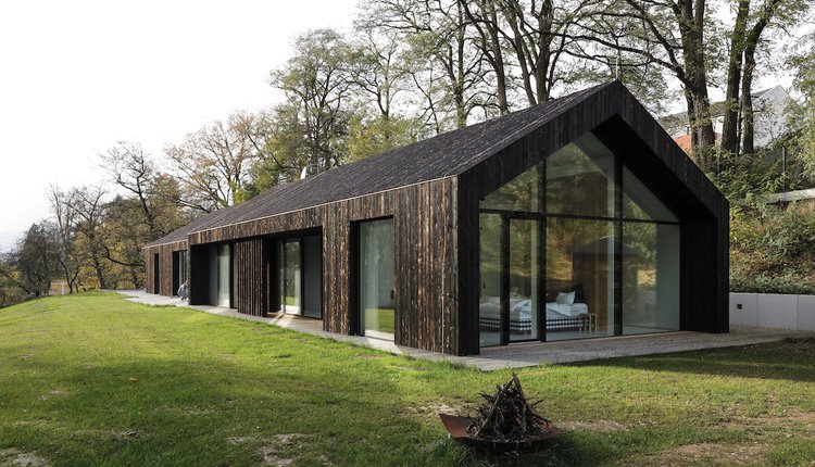 Rodinný dům Neveklov je povedenou ukázkou spojení tradice a současné architektury
