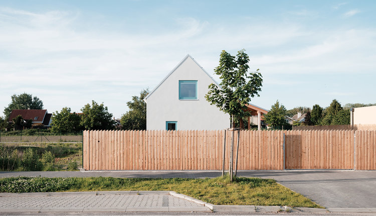 Rodinný dům od JRKVC vychází ze slovenské lidové architektury