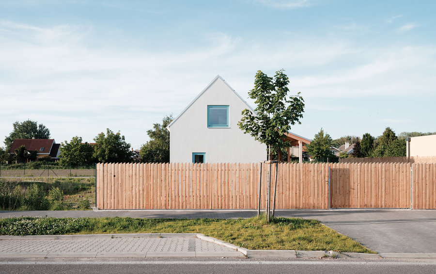 Rodinný dům od JRKVC vychází ze slovenské lidové architektury
