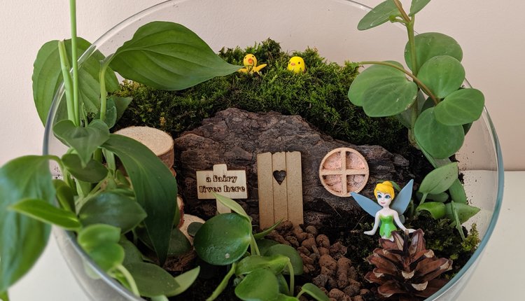 DIY: Domeček pro vílu, kterému v noci svítí okno
