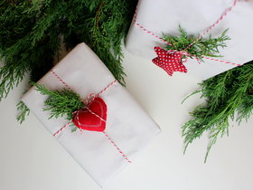 DIY: Zabalte vánoční dárky v přírodním stylu