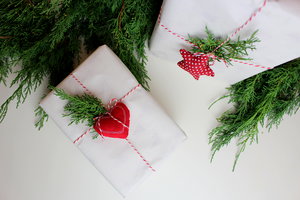DIY: Zabalte vánoční dárky v přírodním stylu