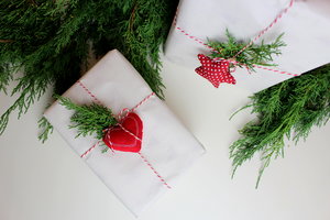 DIY: Zabalte vánoční dárky v přírodním stylu