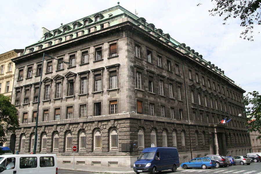 Petschkův palác